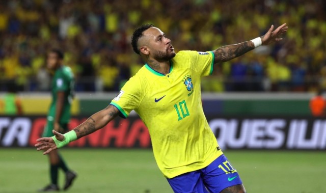 开云体育下载-费迪南德：不敢相信内马尔落选巴西队名单，希望安帅带他去世界杯