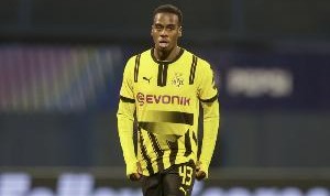 德天空：切尔西渴望签下吉滕斯，但目前尚未考虑用楚克乌梅卡交换