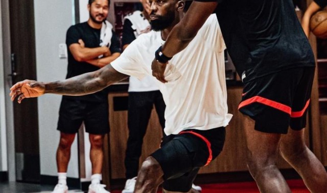 开云官网-季后赛三分命中率45%，火箭队三分炮台+饼皇，复制德安东尼战术