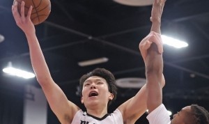 美记：杨瀚森有着和姚明一样结实的下盘 但他要加强上半身的力量