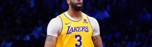 开云体育-考辛斯：湖人管理层不懂球 他们应该让浓眉打4号位