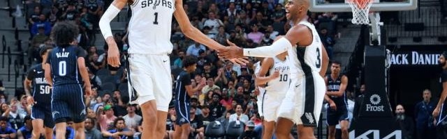 开云体育下载-马刺签下保罗“一人两用”，他兼顾教练和球员双身份