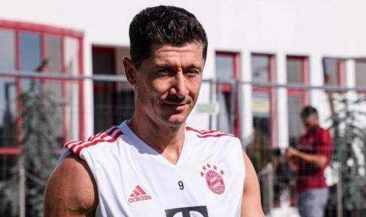 开云体育下载-莱万到账，西甲今夏最重磅转会落地